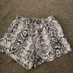 Derek Heart snake skin buttoned shorts